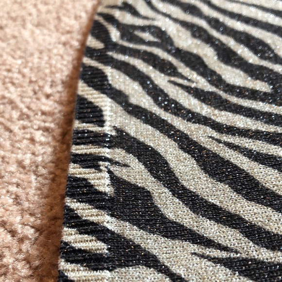 Animal print metallic black & gold silk-blend sweater - Picture 9 of 11